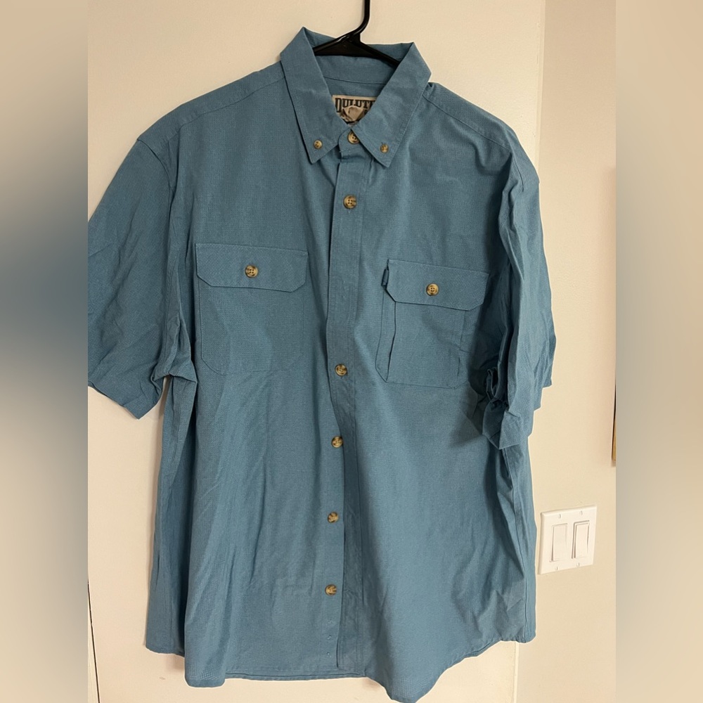 Men’s Duluth Trading blue short sleeve shirt large
